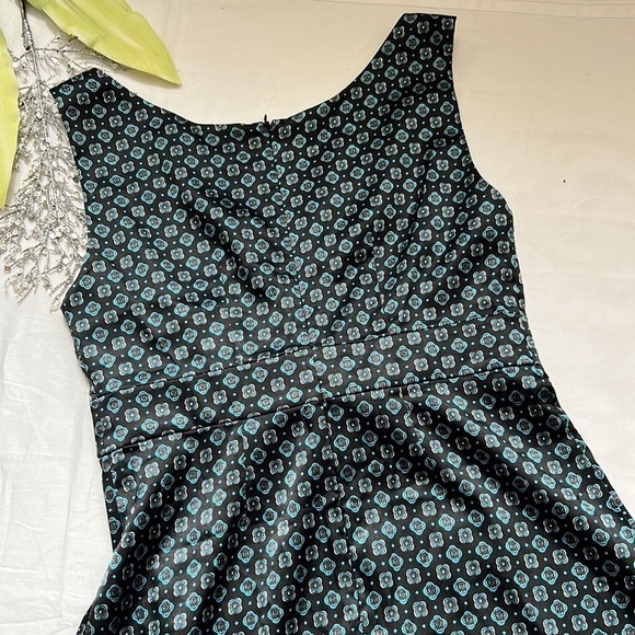 ⭐️SUZY Shier Satin Dress⭐️ - Picture 4 of 4